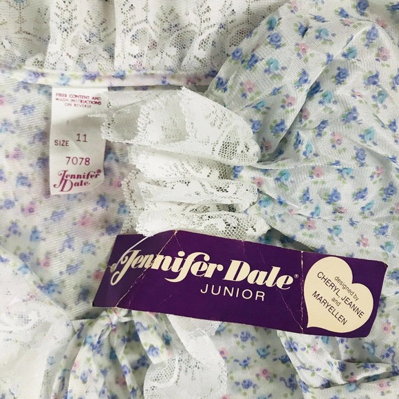 Jennifer Dale Junior's 11 Nightgown White Blue Floral Lace Trim Sleep NWT BM28 - Picture 3 of 5